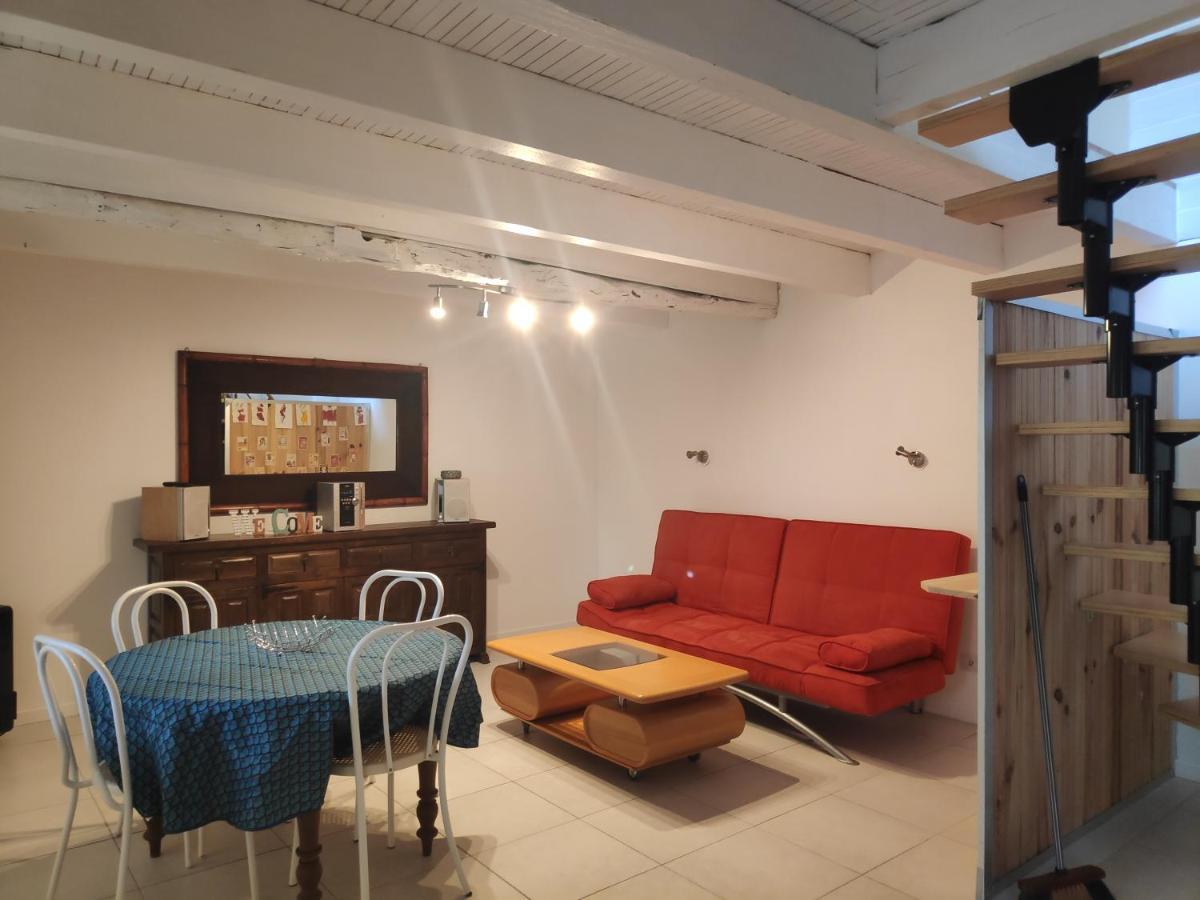 Maison 4 Personnes Caillac Luaran gambar